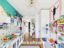 Asnières-sur-Seine : Superbe duplex esprit « penthouse » 96 m² + 70 m² de terrasses plein Sud, vue panoramique & double parking avec borne électrique