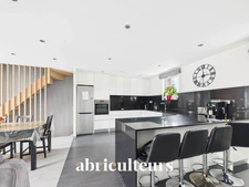 Maison familiale rénovée<span></span>107 m²<span></span>7 pièces<span></span>Jardin & garage<span></span>Argenteuil (95100)