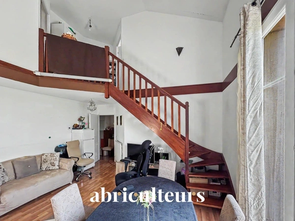 Appartement duplex<span></span>78 m²<span></span>4 pièces<span></span>en vente à Villeneuve-la-Garenne Avenue du Ponant (92390)