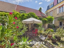 Maison Historique de Charme 103 m² – Cour Pavée & Terrasse – en vente à Le Pecq (78230)