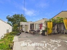 Maison familiale de plain pied - 5 chambres - 134 m²  - avec jardin, terrasse et 3 stationnements — Bezons