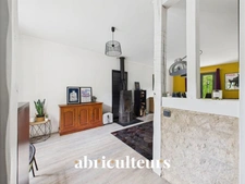 XCLUSIVITÉ – Maison familiale rénovée avec jardin arboré