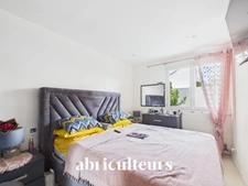 Maison familiale de plain pied - 5 chambres - 134 m²  - avec jardin, terrasse et 3 stationnements — Bezons