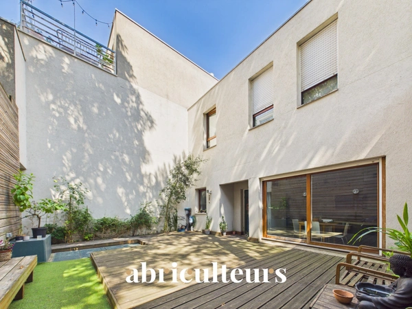 Maison duplex 90m2 avec grande terrasse 36m2 en vente à Paris 20e