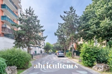 Appartement 4 pièces<span></span>79 m²<span></span>balcon, parking et cave<span></span>Villeneuve-la-Garenne