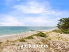 Grande villa de 200m² en front de mer  Très belle parcelle aux multiples possibilités en vente à L'Épine (85740)
