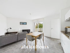 Joli deux pièces en parfait état<span></span>Immeuble moderne, ascenseur, balcon et parking<span></span>bd Emile Gabory à Nantes 44200