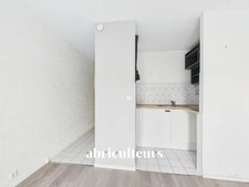 Idéal investissement locatif - Studio de 19m² avec terrasse privative et parking - 59 rue Fontaine de Barbin à Nantes