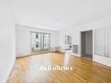 Confortable T1 avec parking privatif - Idéalement situé entre Viarme et Talensac - rue Russeil à Nantes 44000