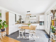 Maison 101m² avec 3 chambres et un jardin<span></span>Lumineuse et parfaitement agencée<span></span>Thorigné-Fouillard 35235