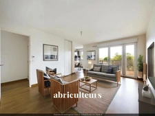 Appartement 3 pièces de 62m² en très bon état - Ascenseur balcon double parking au pied des transports - rue de la Convention à Nantes 44100