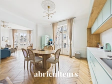 Entre Graslin, Dobrée et Notre-Dame de Bon Port - Splendide appartement familial d'environ 200m² - Ascenseur, garage, caves et toit-terrasse