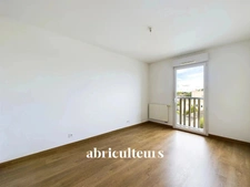 Appartement 3 pièces de 62m² en très bon état - Ascenseur balcon double parking au pied des transports - rue de la Convention à Nantes 44100