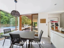 Splendide maison d'architecte dans un écrin de verdure<span></span>317m², piscine et grandes terrasses<span></span>Nantes Sud