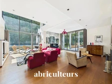 Splendide maison d'architecte dans un écrin de verdure<span></span>317m², piscine et grandes terrasses<span></span>Nantes Sud