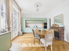 Entre Graslin, Dobrée et Notre-Dame de Bon Port - Splendide appartement familial d'environ 200m² - Ascenseur, garage, caves et toit-terrasse