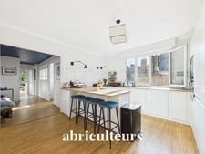 Splendide appartement familial récemment rénové - 4 chambres, ascenseur, balcon et possibilité de parking - Nantes 44000