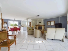 Grande maison familiale sur un terrain de 1.500m² – rue de Bellevue à Couëron 44220