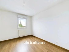 Appartement 3 pièces de 62m² en très bon état - Ascenseur balcon double parking au pied des transports - rue de la Convention à Nantes 44100