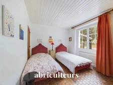 Grande villa de 200m² en front de mer  Très belle parcelle aux multiples possibilités en vente à L'Épine (85740)