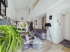 Maison moderne dans un environnement calme et boisé<span></span>3 chambres et de jolis extérieurs baignés de lumière<span></span>Rue du Jura 44840 Les Sorinières