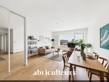Appartement T3 baigné de lumière en parfait état<span></span>Ascenseur, balcon et stationnement<span></span>44 rue Théophile Guillou à SAINT-HERBLAIN 44800