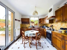 Maison familiale 5 chb au cœur d'un environnement paisible<span></span>140m², 5 grandes chambres et un jardin bien exposé<span></span>rue du Mékong à Saint-Herblain 44800