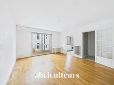 Confortable T1 avec parking privatif - Idéalement situé entre Viarme et Talensac - rue Russeil à Nantes 44000