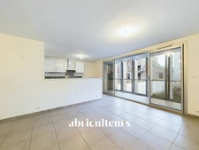 Appartement familial<span></span>Balcon<span></span>Parking<span></span>île de nantes<span></span>Rue de la Tour d’Auvergne