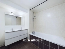 Appartement familial<span></span>Balcon<span></span>Parking<span></span>île de nantes<span></span>Rue de la Tour d’Auvergne