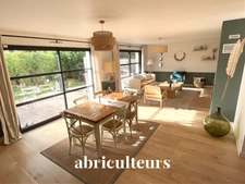 Maison moderne en parfait état - 147m², 4 chambres, jardin, garage - rue Alphonse de Lamartine à Sautron 44880