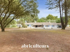 Grande villa de 200m² en front de mer  Très belle parcelle aux multiples possibilités en vente à L'Épine (85740)
