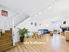 Jolie maison ancienne parfaitement rénovée - En plein bourg de Couëron, proche des commodités - Couëron 44220