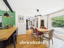 Belle maison idéale pour la famille avec grand jardin, terrasse et piscine en vente à Sautron (44880)