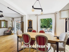 Belle maison idéale pour la famille avec grand jardin, terrasse et piscine en vente à Sautron (44880)