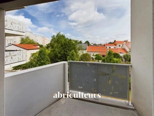 Joli deux pièces en parfait état - Immeuble moderne, ascenseur, balcon et parking - bd Emile Gabory à Nantes 44200