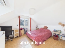 Maison 2 chambres sur les bords de Loire<span></span>Jardin, garage, parcelle de 300m²<span></span>place Jean Saillant à Indre