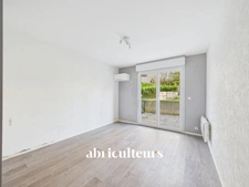 Idéal investissement locatif - Studio de 19m² avec terrasse privative et parking - 59 rue Fontaine de Barbin à Nantes