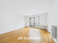 Confortable T1 avec parking privatif - Idéalement situé entre Viarme et Talensac - rue Russeil à Nantes 44000