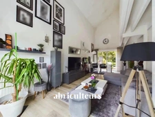 Maison moderne dans un environnement calme et boisé<span></span>3 chambres et de jolis extérieurs baignés de lumière<span></span>Rue du Jura 44840 Les Sorinières