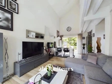 Maison moderne dans un environnement calme et boisé<span></span>3 chambres et de jolis extérieurs baignés de lumière<span></span>Rue du Jura 44840 Les Sorinières