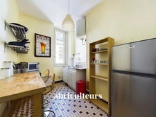 Emplacement premium, cour Cambronne<span></span>T1 bis à rénover dans un splendide immeuble ancien<span></span>17 rue de Fourcroy à Nantes 44000