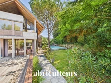 Splendide maison d'architecte dans un écrin de verdure<span></span>317m², piscine et grandes terrasses<span></span>Nantes Sud