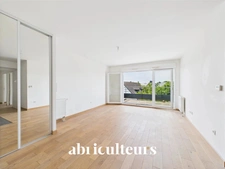 Appartement T3 baigné de lumière en parfait état<span></span>Ascenseur, balcon et stationnement<span></span>44 rue Théophile Guillou à SAINT-HERBLAIN 44800