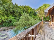 Splendide maison d'architecte dans un écrin de verdure<span></span>317m², piscine et grandes terrasses<span></span>Nantes Sud