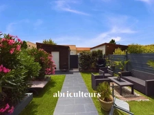 Maison moderne dans un environnement calme et boisé<span></span>3 chambres et de jolis extérieurs baignés de lumière<span></span>Rue du Jura 44840 Les Sorinières