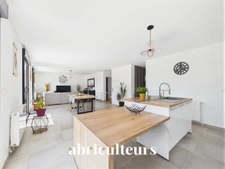 Spacieuse maison 5/6 chambres prête à vivre en vente à Couëron bourg (44220)