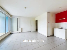 Appartement moderne, avec deux chambres, balcon et parking privé – Boulevard du Tertre à SAINT-HERBLAIN 44800