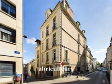 Emplacement premium, cour Cambronne<span></span>T1 bis à rénover dans un splendide immeuble ancien<span></span>17 rue de Fourcroy à Nantes 44000