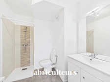 Joli deux pièces en parfait état<span></span>Immeuble moderne, ascenseur, balcon et parking<span></span>bd Emile Gabory à Nantes 44200